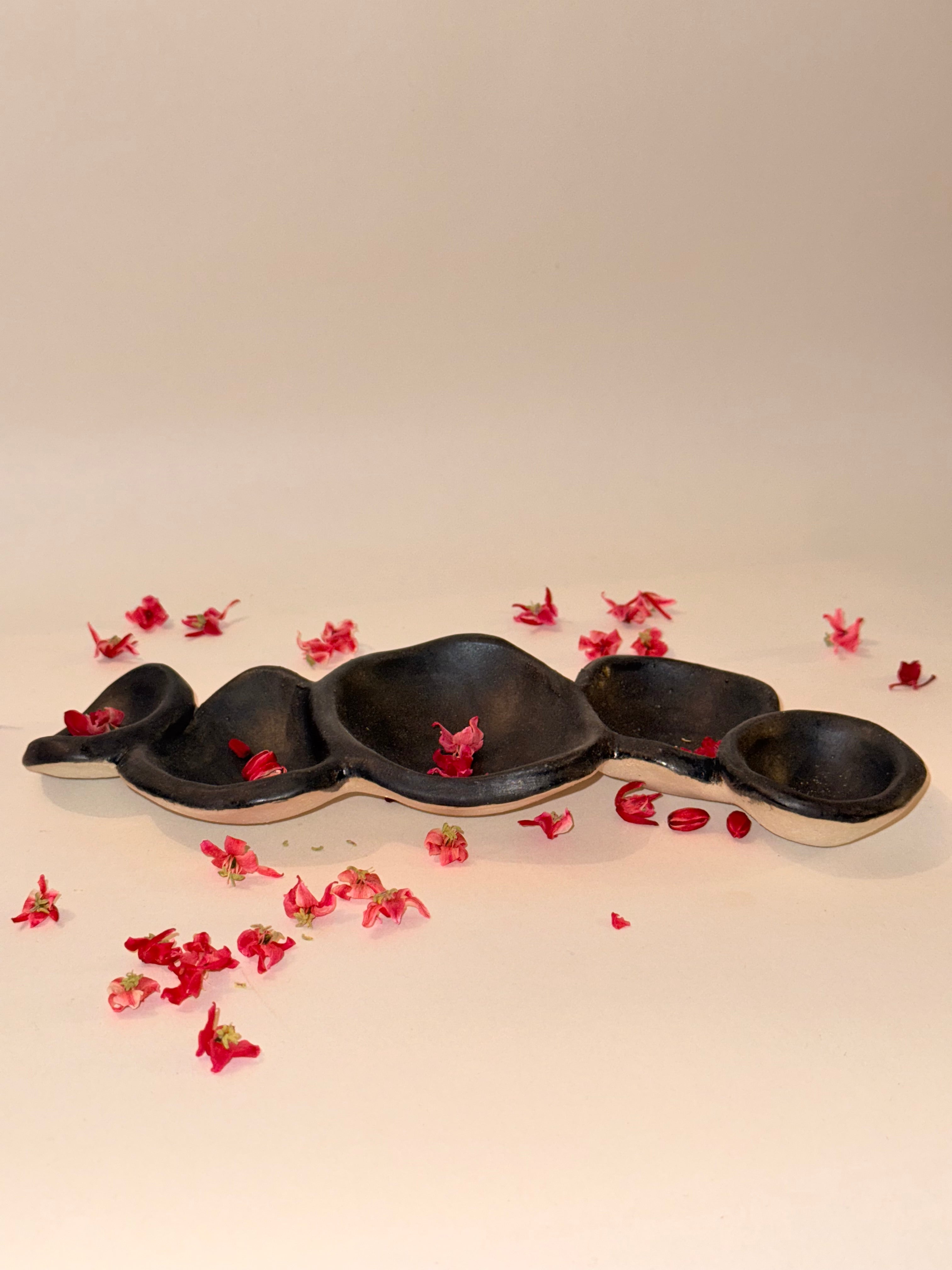 Plat apéritif en grès – "Les Galets"