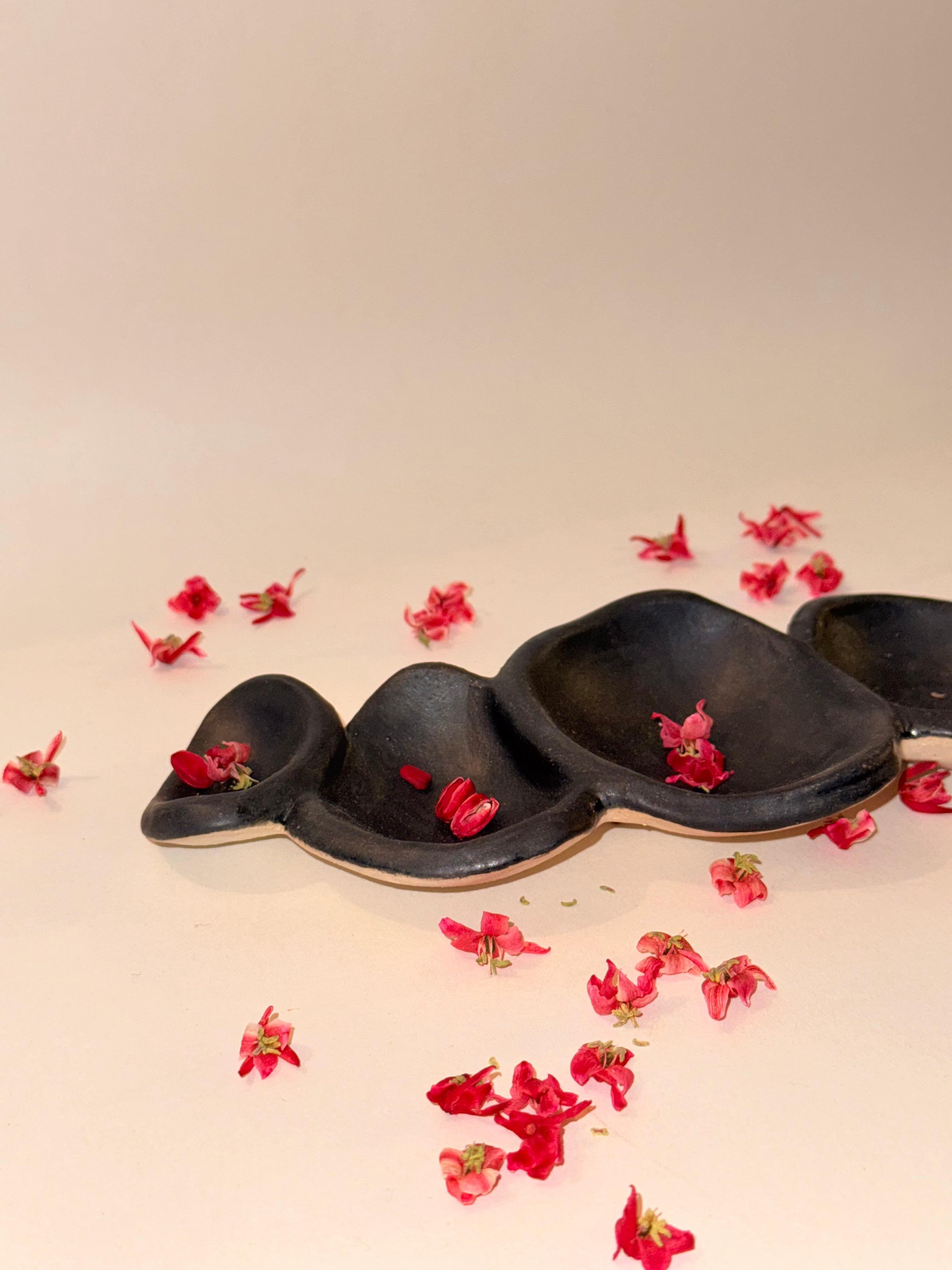 Plat apéritif en grès – "Les Galets"