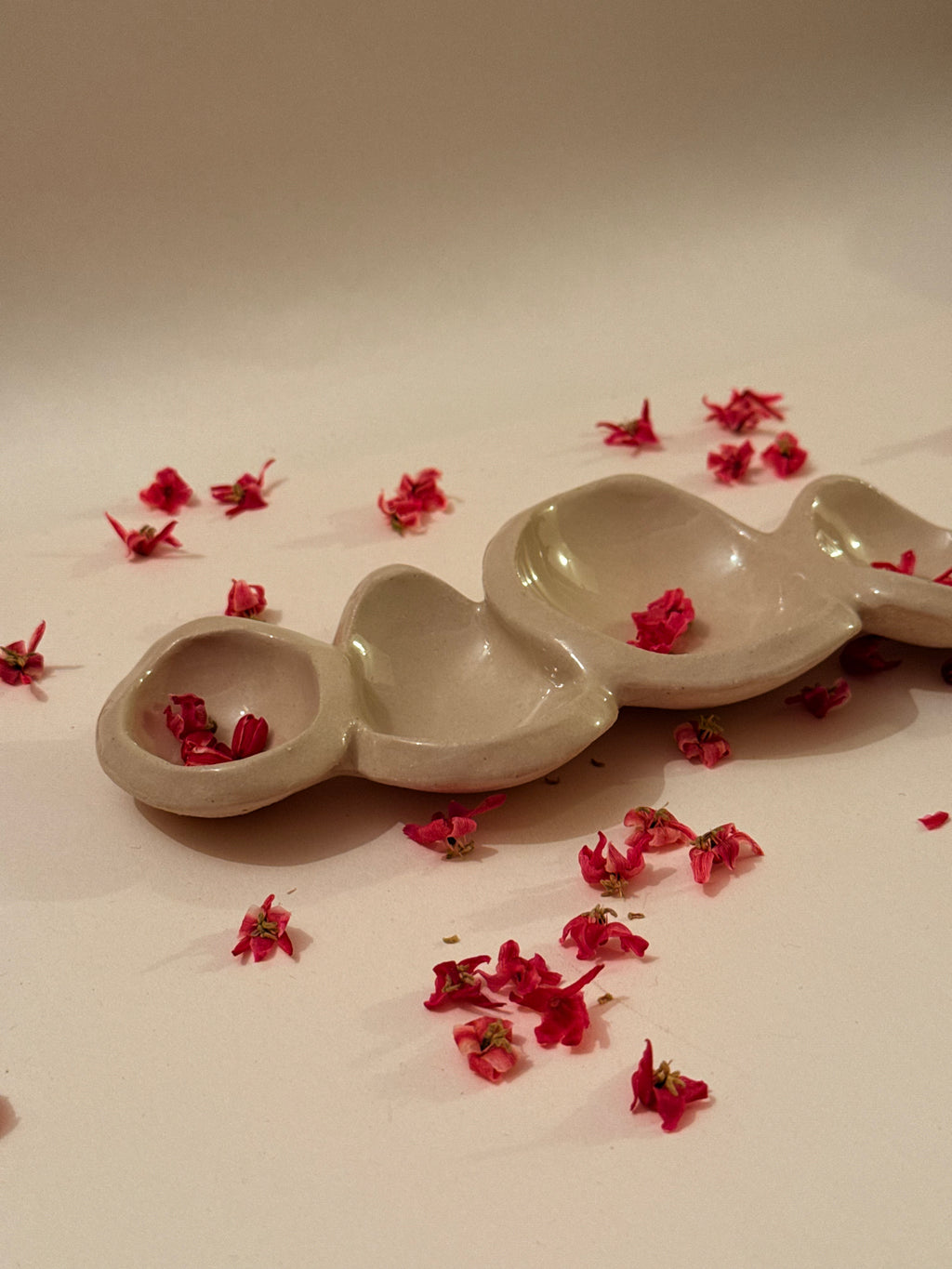 Plat apéritif en grès – "Les Galets"