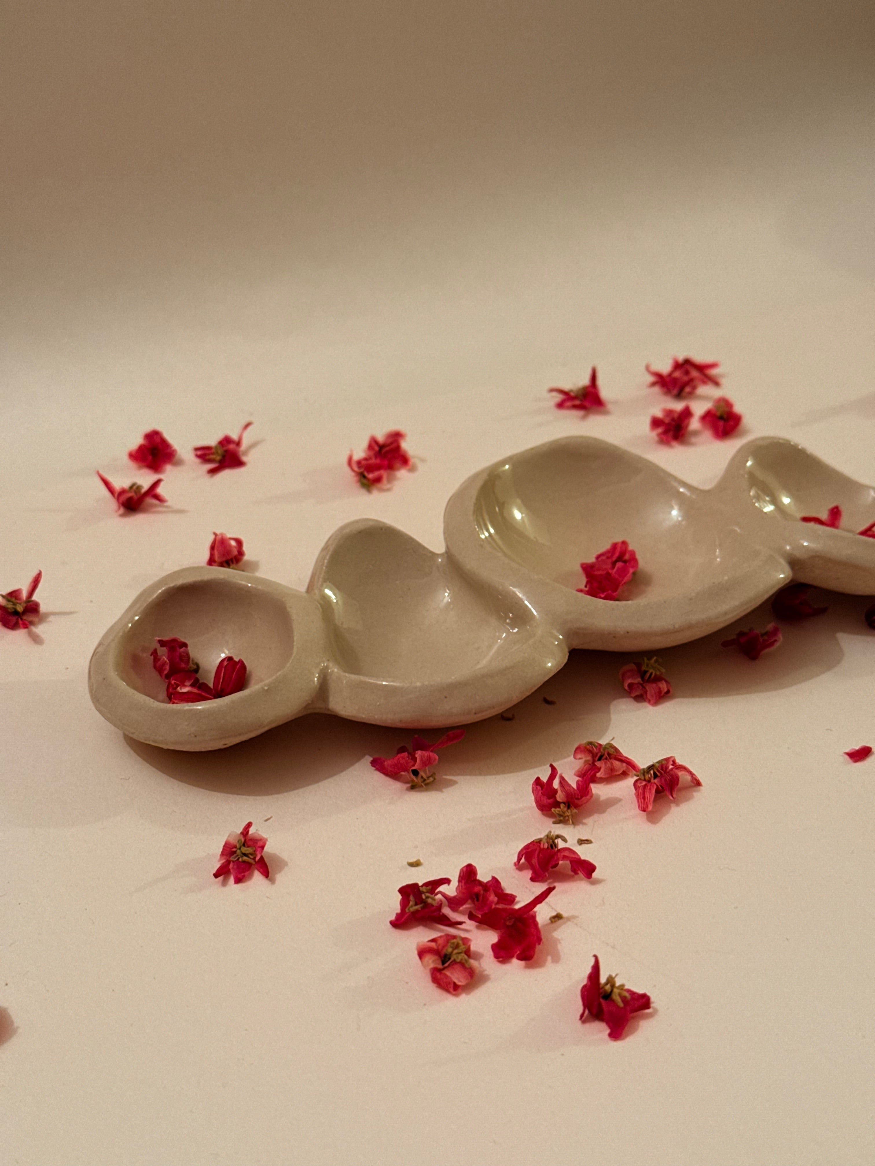 Plat apéritif en grès – "Les Galets"