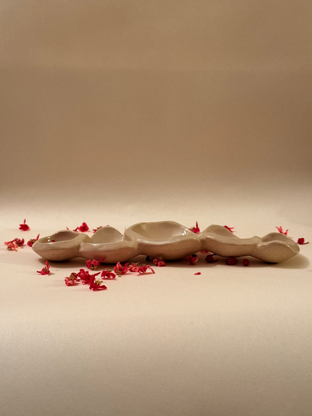 Plat apéritif en grès – "Les Galets"