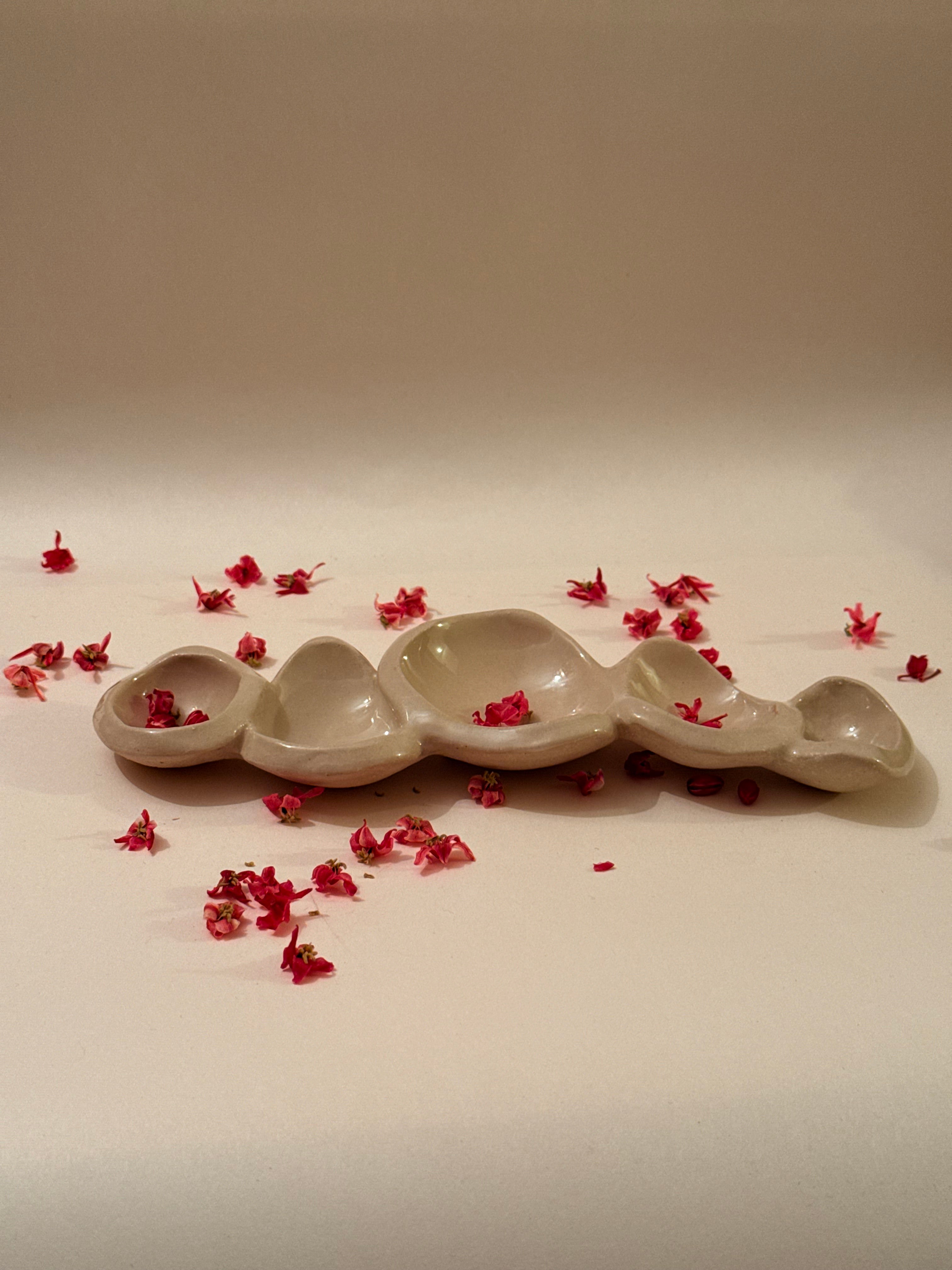 Plat apéritif en grès – "Les Galets"