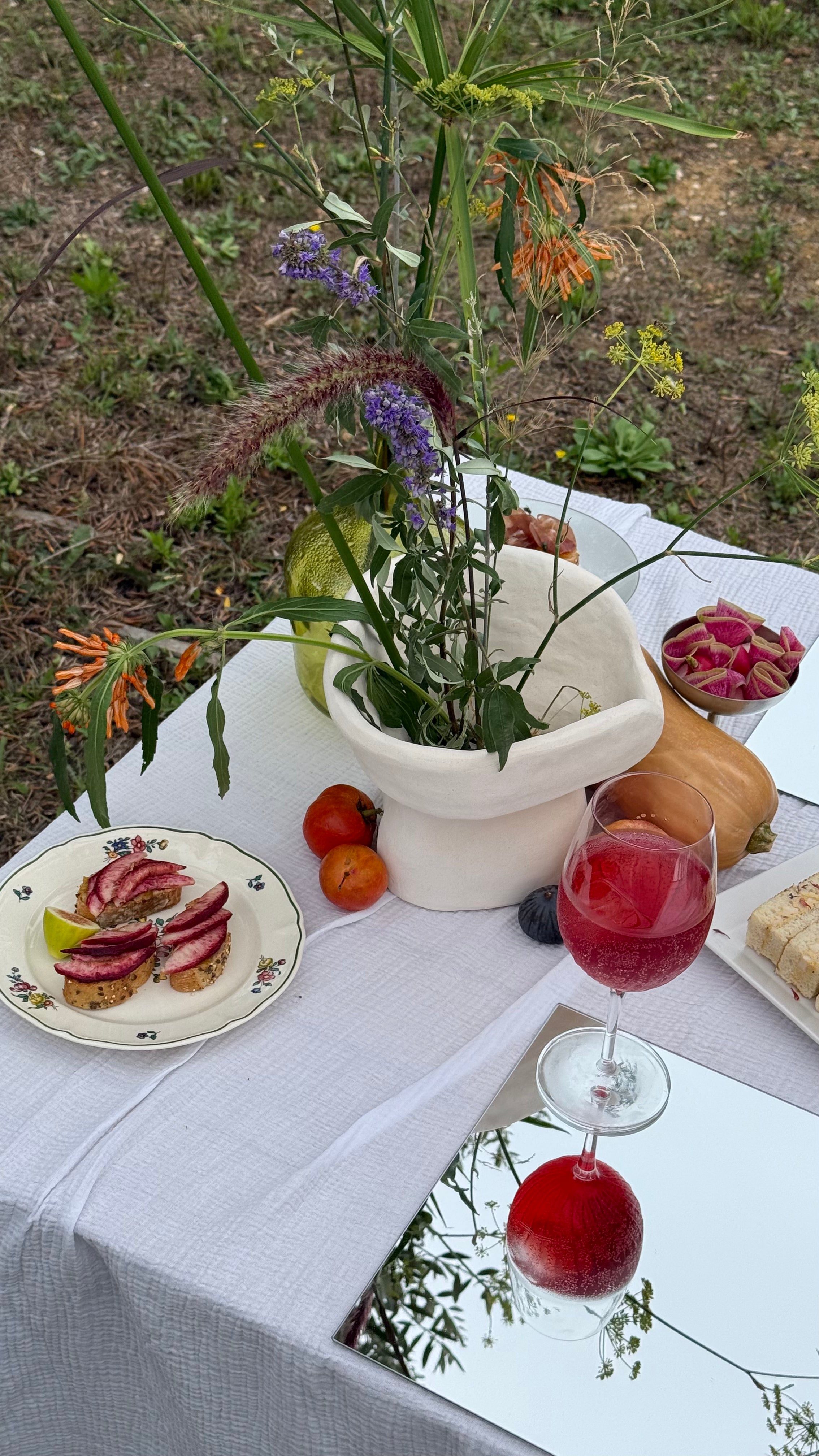 "Gardenia", poterie dans le potager de Michella