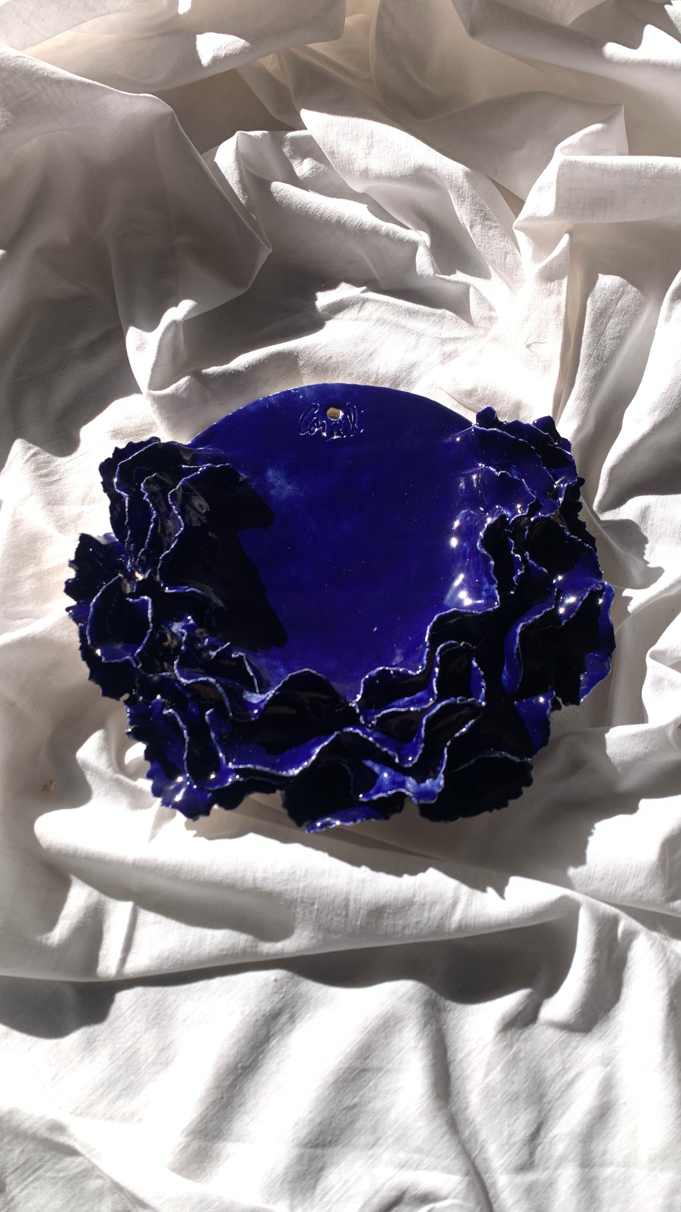 N°3 Médaillon en céramique – Pièce unique et artisanale