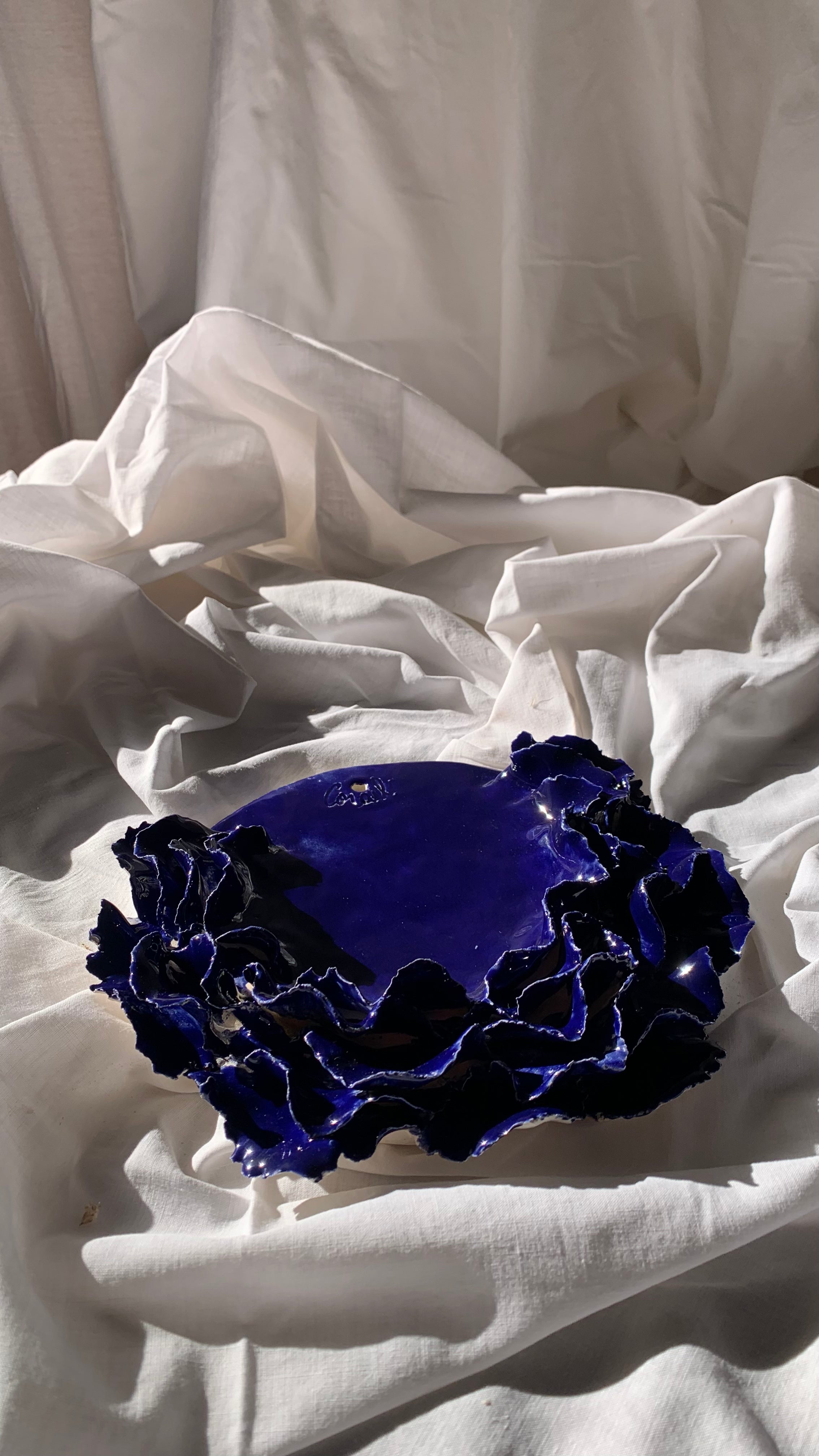N°3 Médaillon en céramique – Pièce unique et artisanale