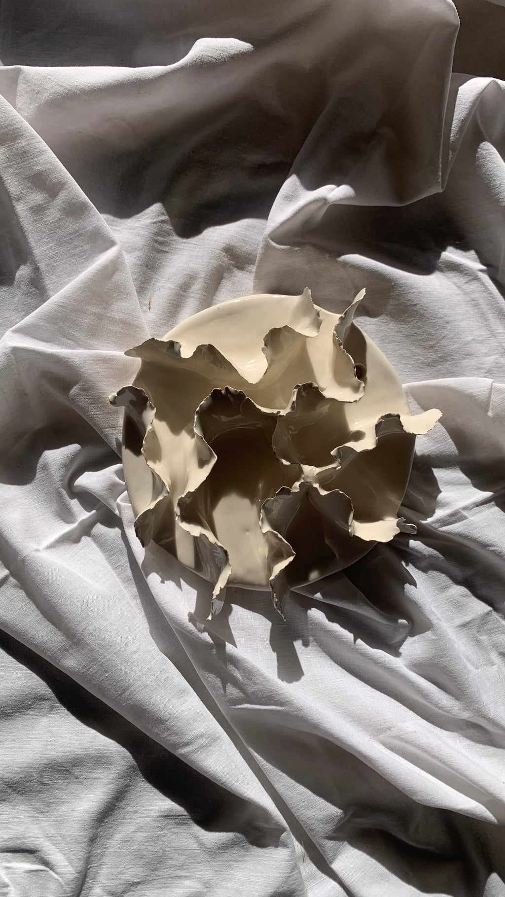 N°4 Médaillon en céramique – Pièce unique et artisanale