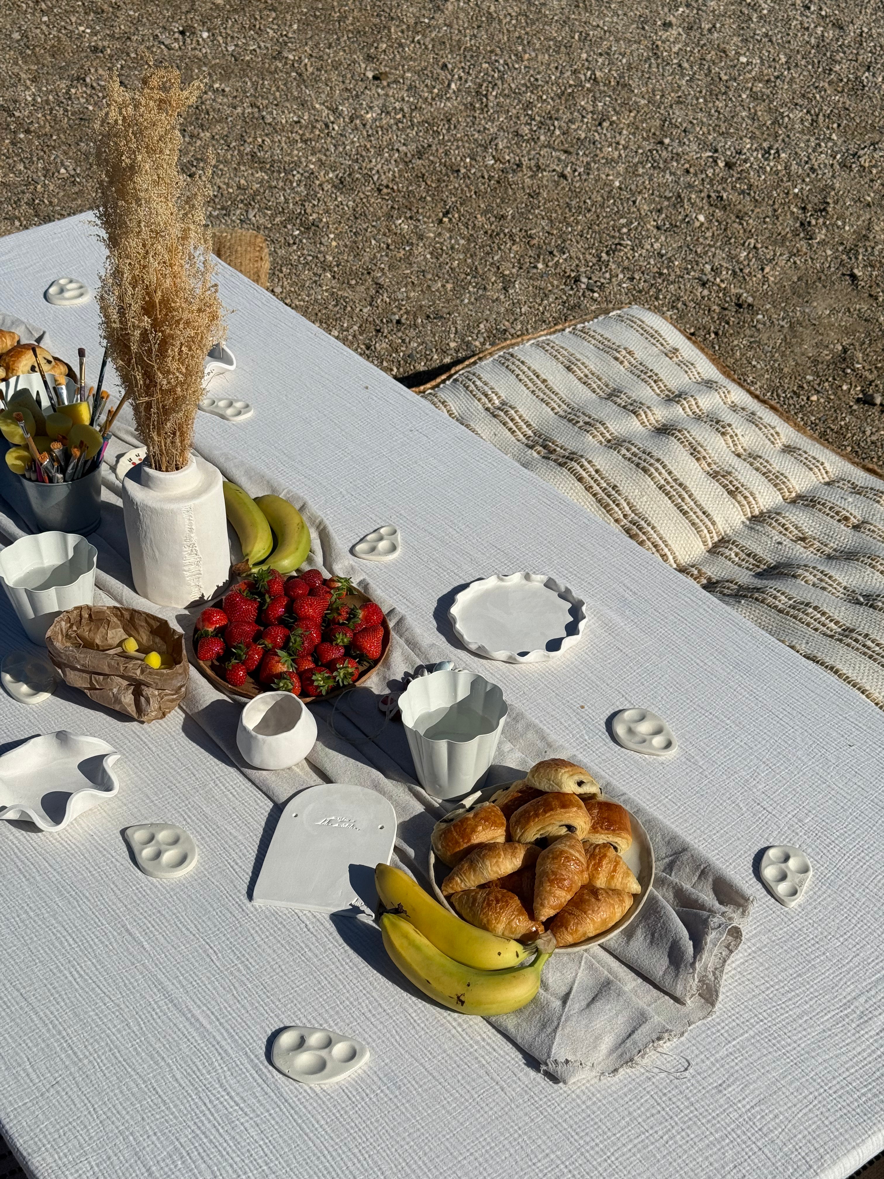 Petit déjeuner & peinture sur céramique au bord de l'eau