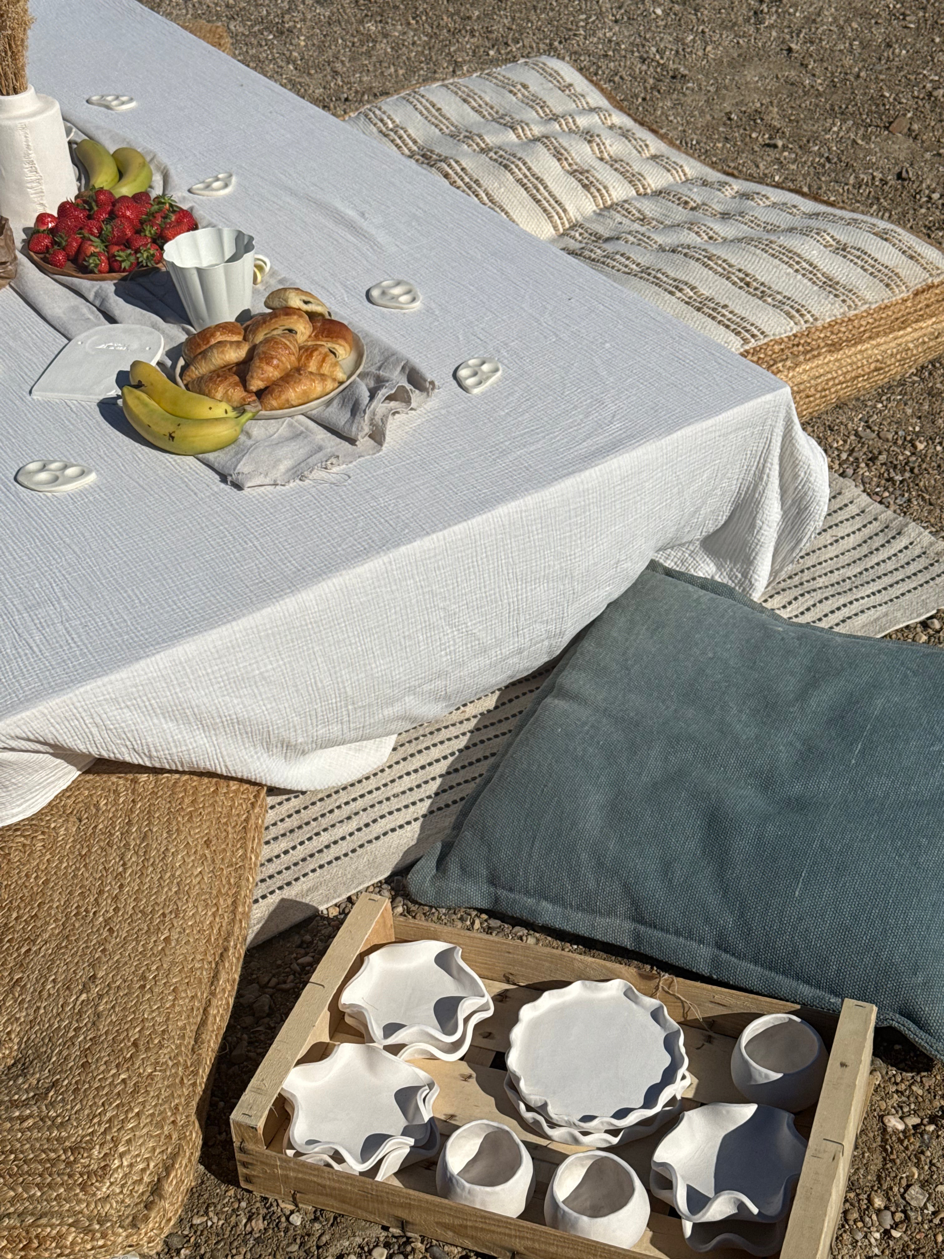 Petit déjeuner & peinture sur céramique au bord de l'eau