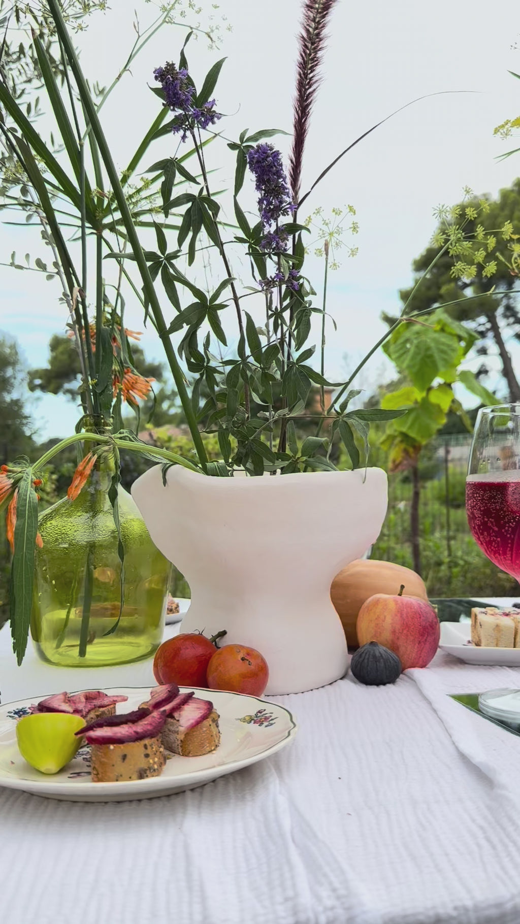 "Gardenia", poterie dans le potager de Michella